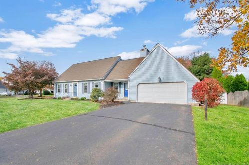 16 Meadow Ln, Enfield, CT 06082-4753