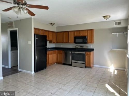 215 Jefferson Ct, Quakertown PA 18951-1418 exterior