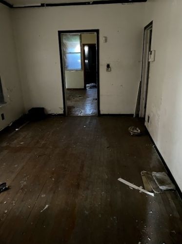 6631 Grn St, Chicago IL 60621-1810 exterior