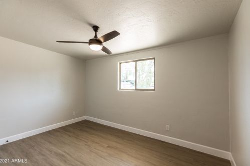 2571 Captain Dreyfus Ave, Phoenix AZ  85032-5914 exterior