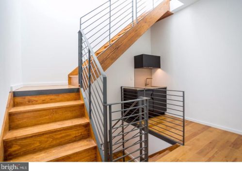 2106 Ellsworth St, Philadelphia PA 19146-2419 exterior