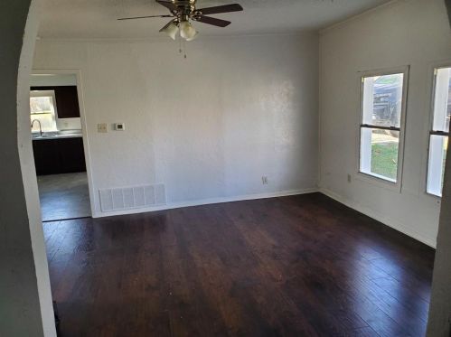 510 Monterey St, Denison TX  75021-6460 exterior