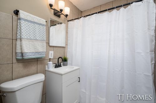 2141 Continental St, Meskegon MI  49444-1213 exterior