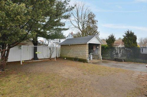 91 Amherst Rd, Valley Stream NY 11581-3314 exterior