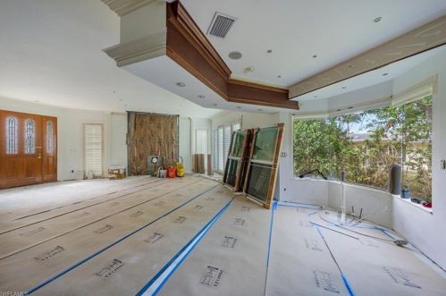 125 Colonade Cir, Naples FL exterior