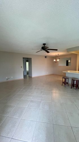 908 Savannas Pt, Fort Pierce FL 34982-6785 exterior