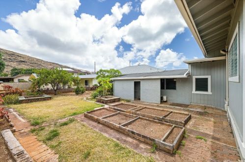 370 Elelupe Rd, Honolulu HI 96821-2248 exterior