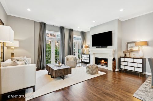 700 Orleans St, Chicago, IL 60654-5016