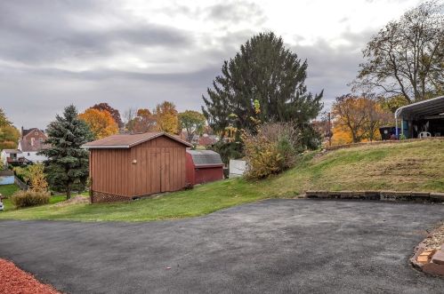 1255 Chestnut St, Monaca PA 15061-1042 exterior