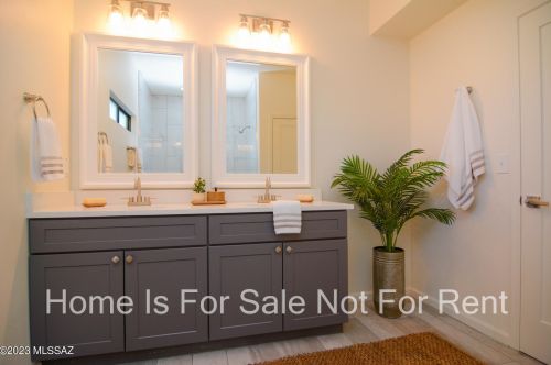 5690 Placita Amanecer, Tucson AZ  85718-4002 exterior