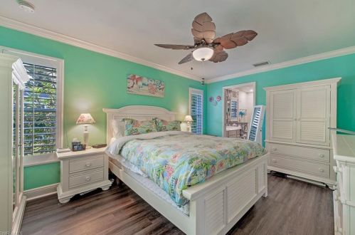 4642 Chippendale Dr, Naples FL 34112-5258 exterior