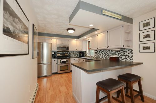 247 Elm St, Concord NH 03303-3322 exterior