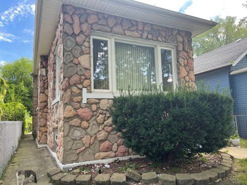 7939 Kingston Ave, Chicago IL  60617-1254 exterior