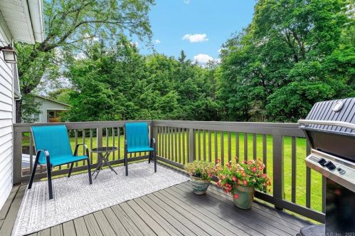 46 Eldridge St, Manchester CT 06040-5500 exterior