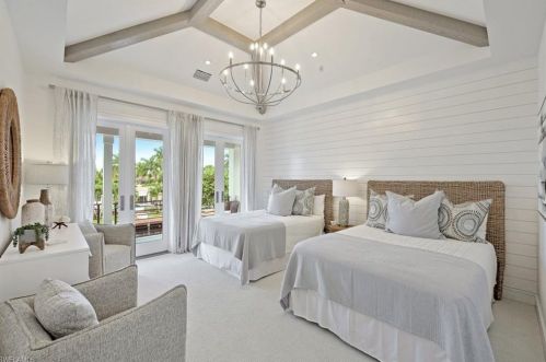 1501 Bluefin Ct, Naples FL 34102-1576 exterior