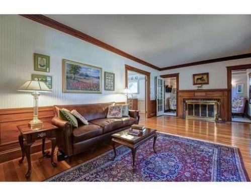 30 Vineyard Rd, Newton, MA 02459-1004
