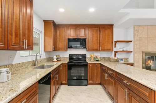 14472 Birmingham Pl, Tustin CA 92780-5708 exterior