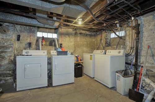 217 End Ave, Pittsburgh PA 15221-2727 exterior