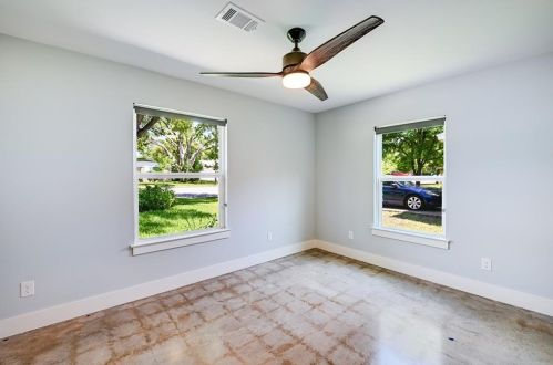 8208 Burrell Dr, Austin TX 78757-8339 exterior