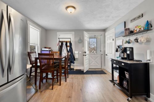 64 Elm St, Concord NH 03303-3324 exterior