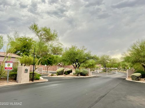 4051 Still Canyon Pass, Tucson AZ  85745-4166 exterior