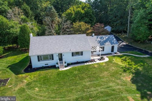 1076 Beck Ml Rd, Hanover PA 17331-9752 exterior