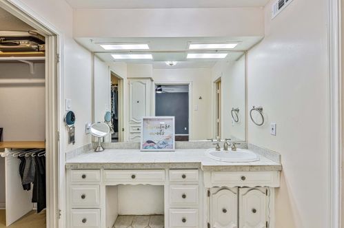 6801 Anglebluff Cir, Dallas TX 75248-4140 exterior