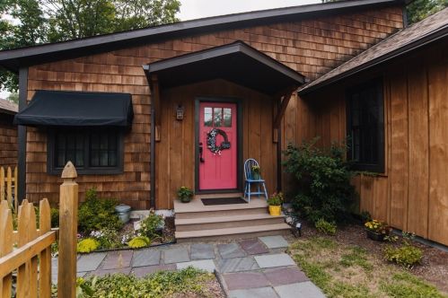 124 Newfield Rd, Springfield, MA 01119-1431