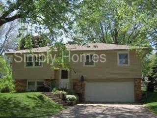 3128 Cottonwood Ln, Omaha NE  68134-4620 exterior