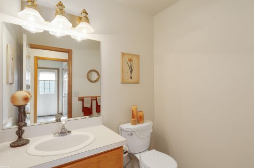 16820 Renee Dr, Macomb Township MI 48042-2324 exterior