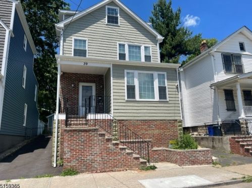 39 Durand Pl, Irvington, NJ 07111-1805