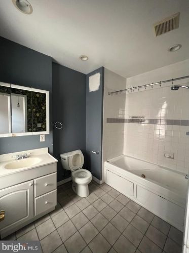 108 Chestnut St, Philadelphia PA  19106-3097 exterior