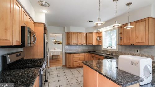 1078 Corn Crib Dr, Huntingdon Valley PA 19006-3306 exterior