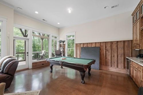 9065 Hayes Dr, Gainesville GA 30506-6206 exterior