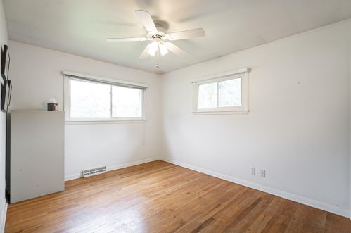 8456 51, Milwaukee WI 53223-3002 exterior