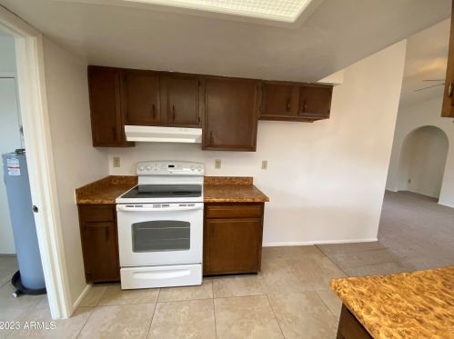 124 Bluefield Ave, Phoenix AZ 85032-1542 exterior