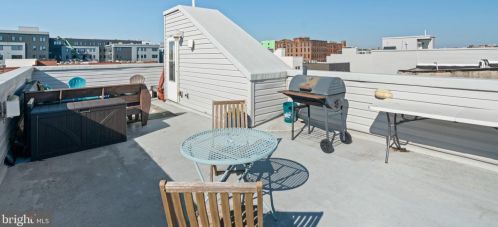 1936 Cumberland St, Philadelphia PA 19125-0037 exterior