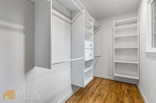 6160 Heards Creek Dr, Atlanta GA  30328-3635 exterior