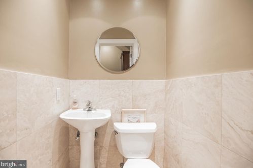 309 Lawrence St, Philadelphia PA 19133-3023 exterior