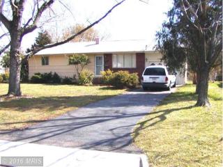 5005 Greenhaven Pl, Alexandria, VA 22310-1916