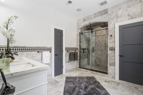 5532 Forbes Ave, Pittsburgh PA  15217-1126 exterior