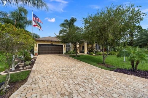 4613 Galaxie St, Fort Pierce, FL 34953-6656