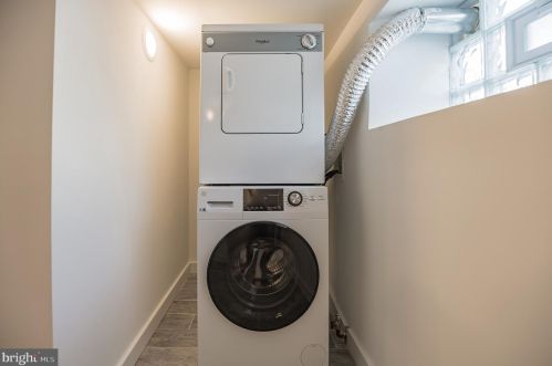 5809 Ditman St, Philadelphia PA 19135-4043 exterior