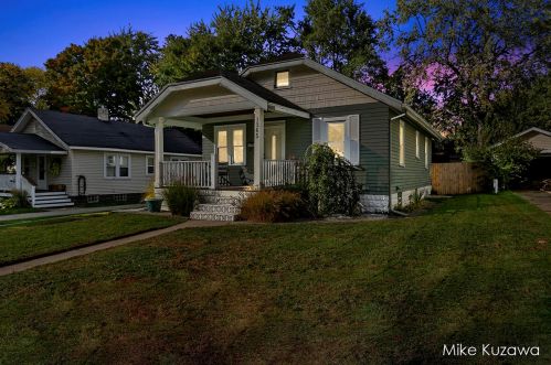 1365 Johnston St, Grand Rapids, MI 49507-2827