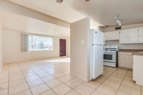 5209 25 St, Tucson AZ 85711-5912 exterior