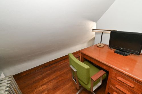 5040 Shoreland Ave, Milwaukee WI  53217-5539 exterior