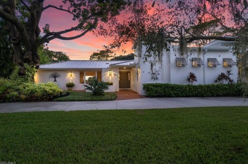 44 Cajeput Dr, Naples FL 34108-2611 exterior