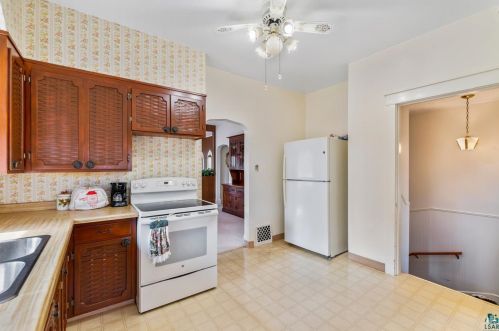 826 87 Ave, Duluth MN 55808-1418 exterior