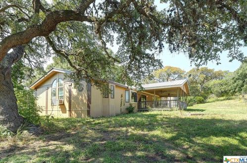 1740 Knl Schwope Rd, Spring Branch TX 78070-6213 exterior