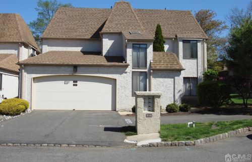 42 Carriage Pl, Edison, NJ 08820-4015